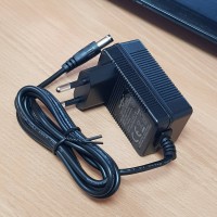 Punjač Olovnih Baterija  Akumulatora 6V 1A za Dečije Autiće